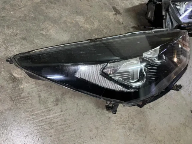 Faro Derecho Ford Kuga ST Line MK2