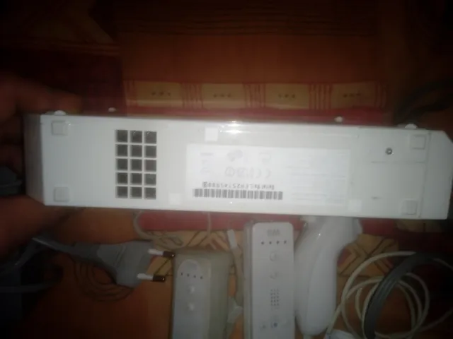 Nintendo Wii Console + Accessori +gioco Wii sport