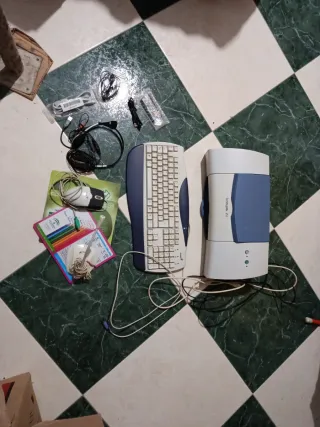 Lote Lexmark: Impresora, Teclado, Ratón, Micrófono
