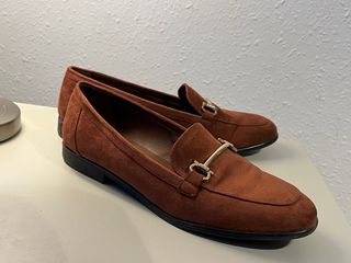 Mocasines Marrones con Hebilla Dorada