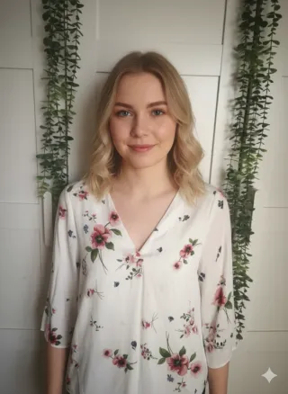 Blusa Stradivarius floral blanca talla L