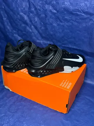 Nike Savaleos Scarpe da Sollevamento Nero