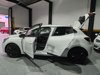Renault Clio con muy pocos kilómetros.