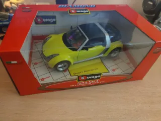 Burago Smart Roadster Coupe 1/18