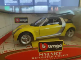 Burago Smart Roadster Coupe 1/18