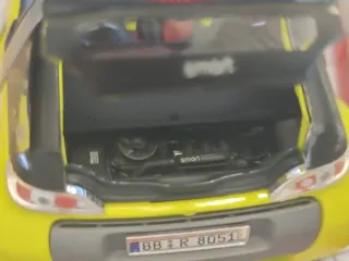 Burago Smart Roadster Coupe 1/18