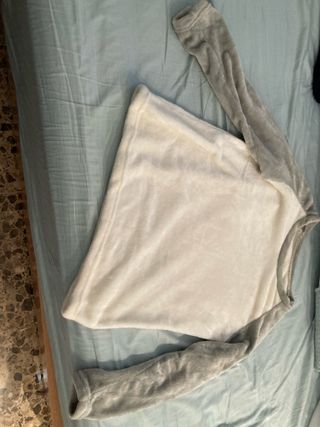 Pijama de mujer gris y blanco