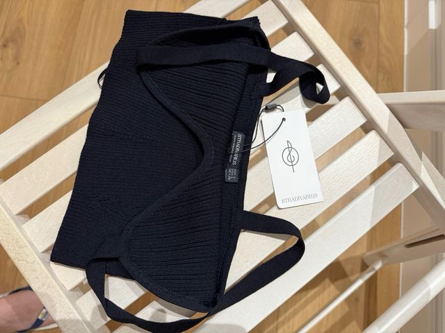 Top negro tirantes Stradivarius