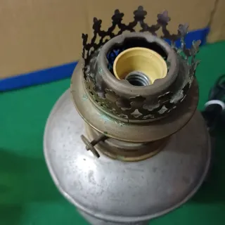 Lampada stile a olio vintage in metallo e vetro