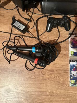 Consola PS3 + Volante y Juegos