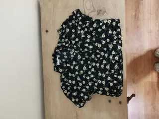 Conjunto falda talla M y camisa talla S