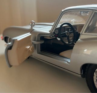 Jaguar E-Type Burago 1/18 Plata