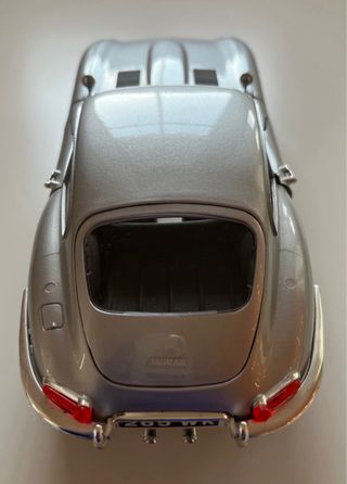 Jaguar E-Type Burago 1/18 Plata