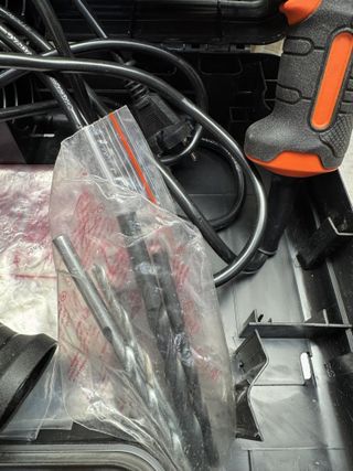 Taladro Percutor BLACK+DECKER 710W + Maletín