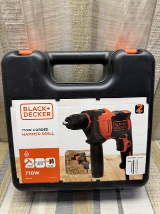 Taladro Percutor BLACK+DECKER 710W + Maletín