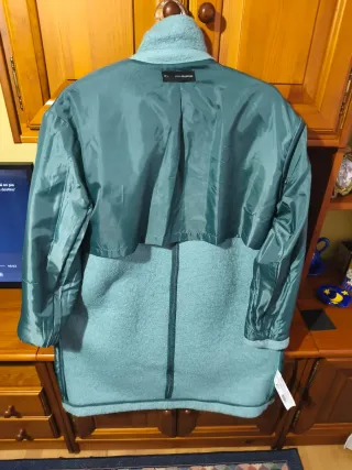 Abrigo azul de mujer