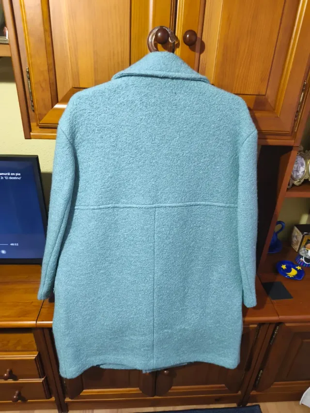 Abrigo azul de mujer