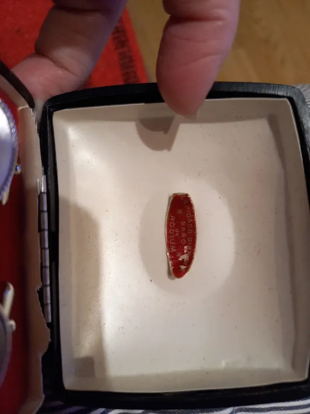 Elegante astuccio con gemelli e fermacravatta in argento