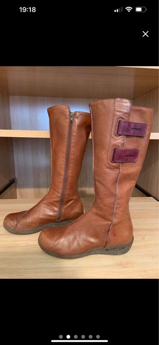 Botas de cuero marrones