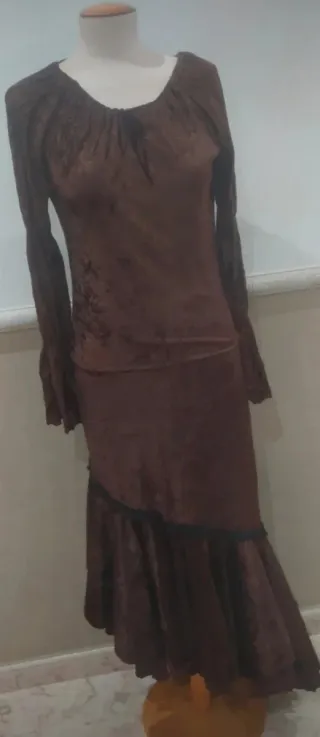 Conjunto Blusa y Falda Terciopelo Marrón