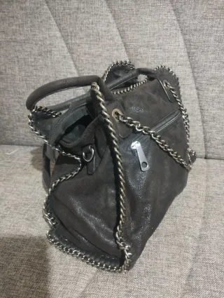 Borsa in pelle nera con catena argento