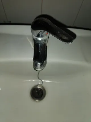 Lavabo de pedestal blanco