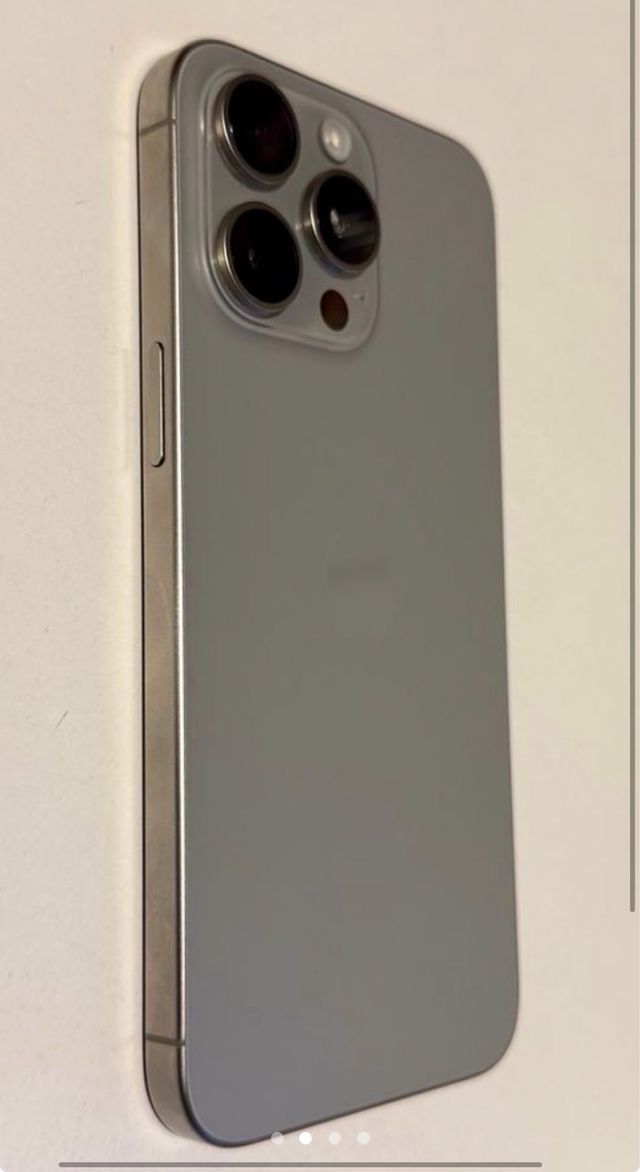 iPhone 15 Pro 128GB Gris/Plata Batería 87%