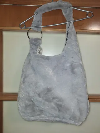 Bolsos de pelo etc.