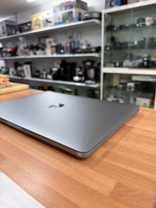 MacBook Pro 2020 i5 8GB RAM 256GB SSD