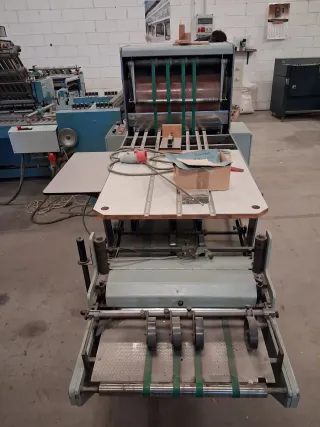 Maquinaria de imprenta y encuadernacion