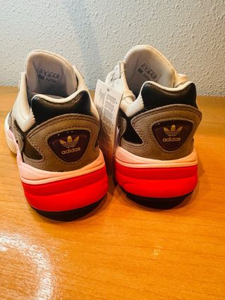 Adidas Falcon W Blancas y Rosas Nuevas