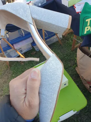 Scarpe eleganti con tacco color argento