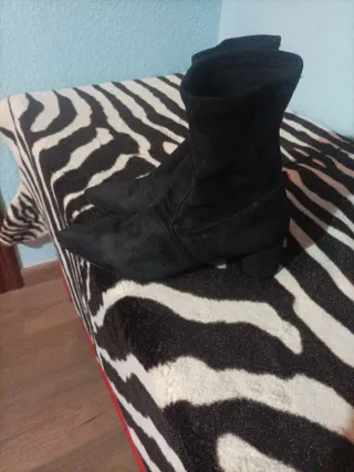 Botines negros mujer