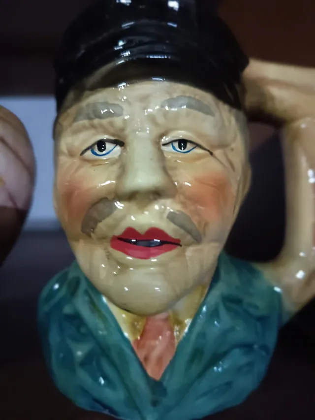 Antiche brocche in ceramica