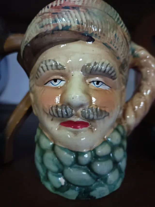 Antiche brocche in ceramica