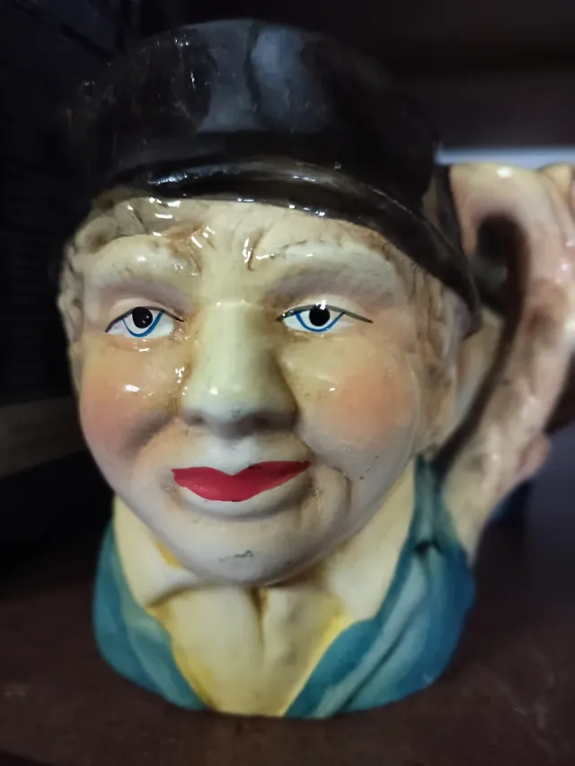 Antiche brocche in ceramica