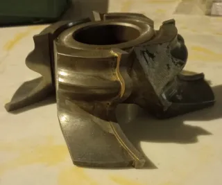 Fresa pasamanos 4 placas Widia