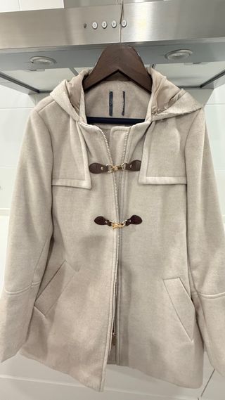 Parka Beige con Capucha y Cierres