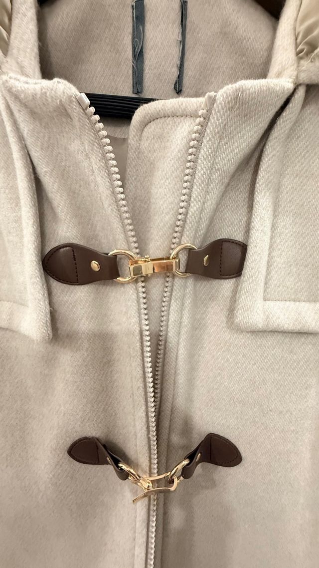 Parka Beige con Capucha y Cierres