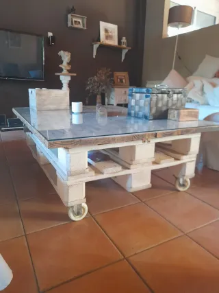 Mesa centro madera y cristal con ruedas