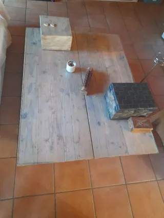 Mesa centro madera y cristal con ruedas