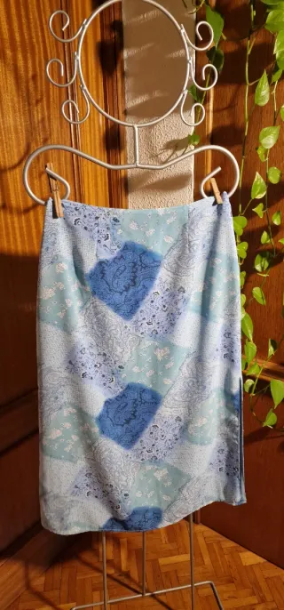 Falda midi estampada azul