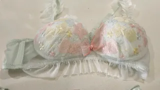 Conjunto lencería verde y rosa