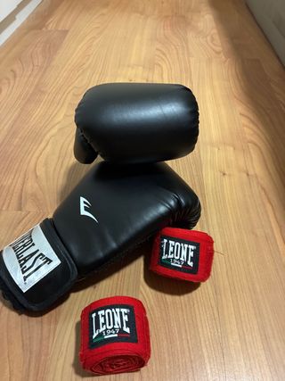Guantes Boxeo Everlast y Vendas Leone