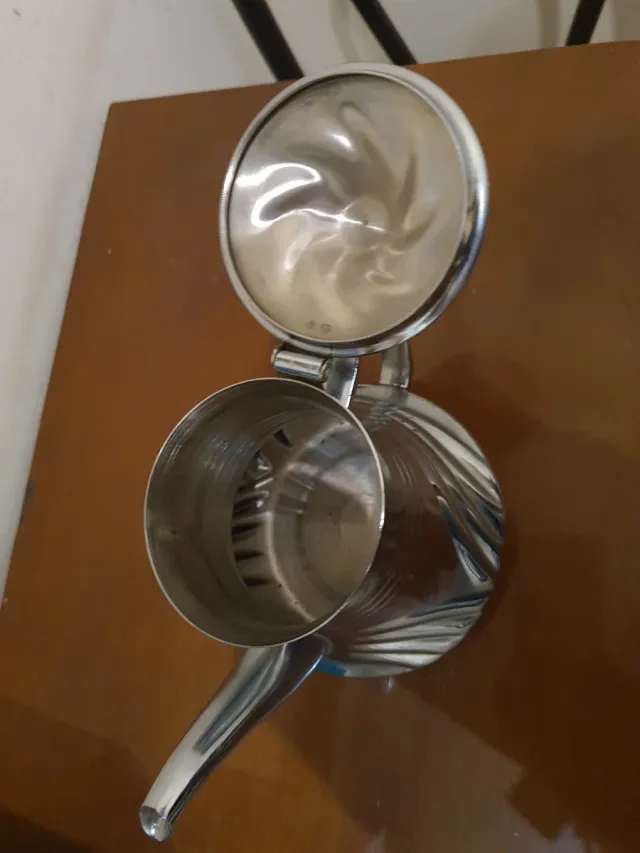 Tetera árabe prateada com alça quebrada (ver fotos)