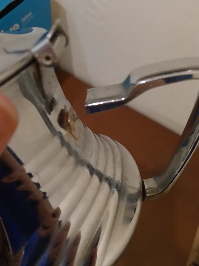 Tetera árabe prateada com alça quebrada (ver fotos)