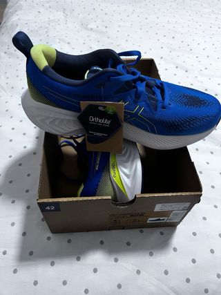 Zapatillas Asics Cumulus 25. Nuevas.