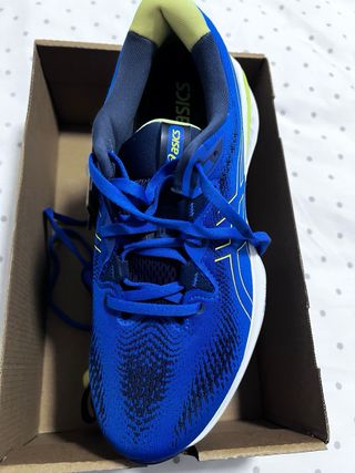 Zapatillas Asics Cumulus 25. Nuevas.