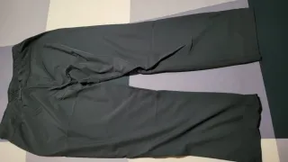 Pantalón deportivo, sin estrenar.