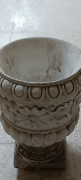 Jardinera de piedra estilo copa